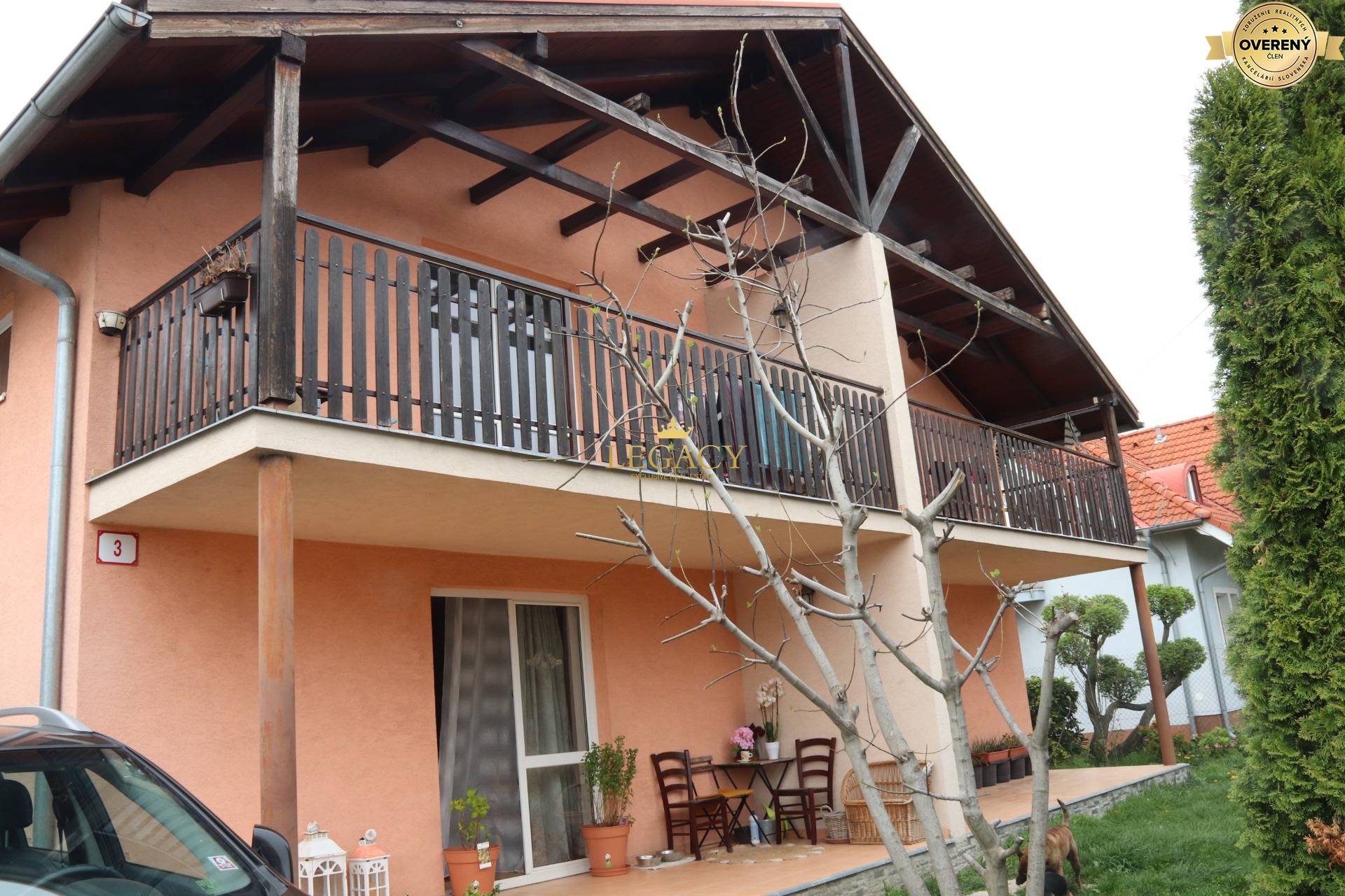 dom z bz druheho boku.JPG