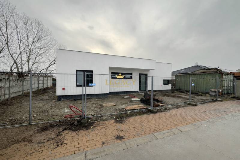 ChatGPT Image 30. 1. 2026, 17_27_57-converted-from-png.jpeg